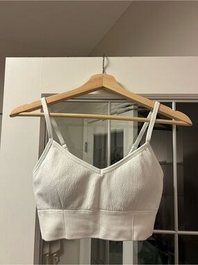 Offline White Ribbed Sports Bra- Women’s Medium- like new